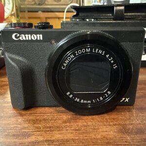 Canon PowerShot G7 X Mark III Vlogging Kit – 20.1MP Point & Shoot Digital Camera